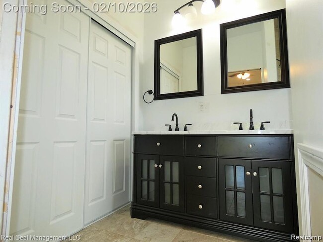 Building Photo - 485 Upland Ave