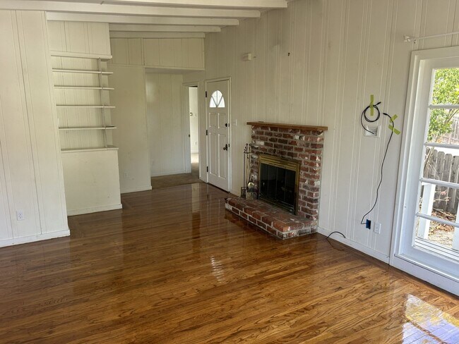 Building Photo - 249 Prospect Dr