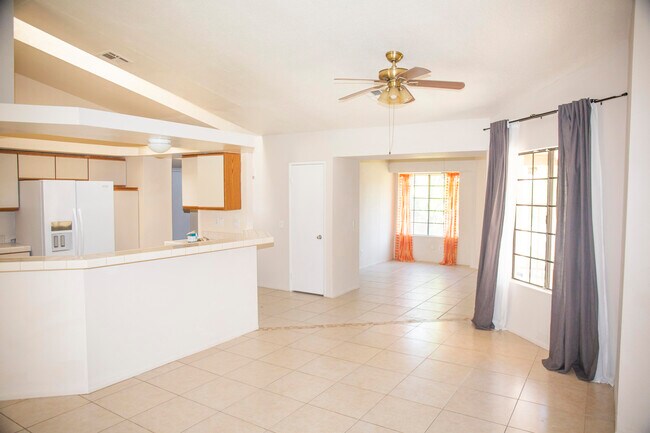 Building Photo - 68870 Tachevah Dr