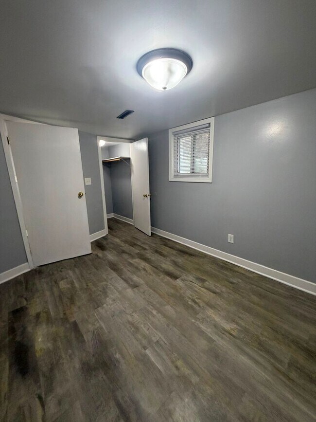 Building Photo - 4828 Melville Ave