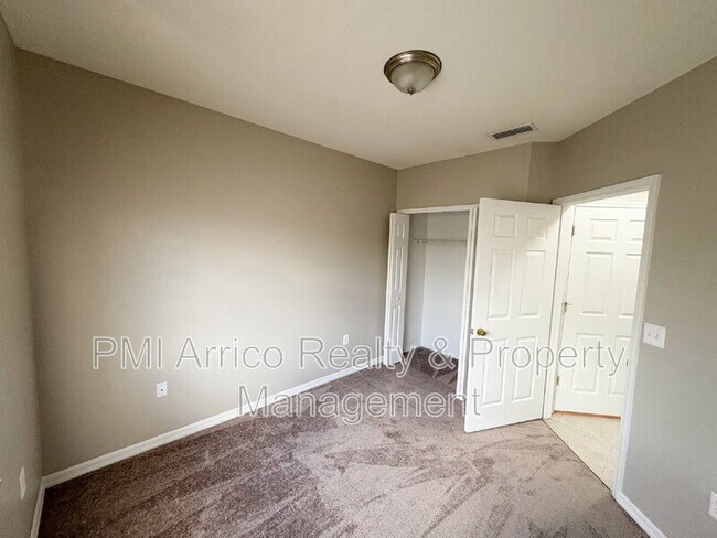 Building Photo - 9529 Newdale Way