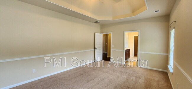 Building Photo - 525 Twelve Oaks Dr