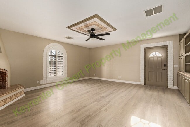 Building Photo - Beautiful Gilbert Home with Pool — Convenient Location & Modern Upgrades!