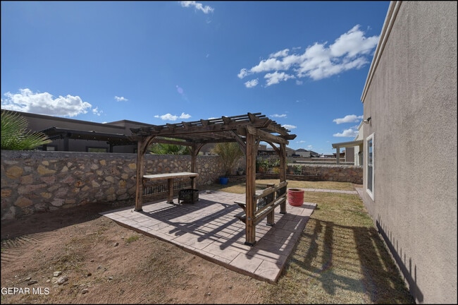 Building Photo - 14840 Ted Banks Ave