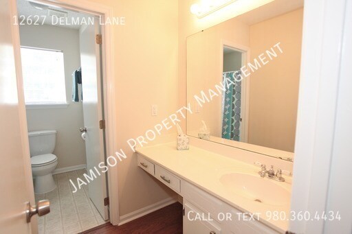 Building Photo - 12627 Delman Ln