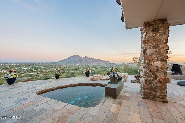 Building Photo - 7044 N Hillside Dr