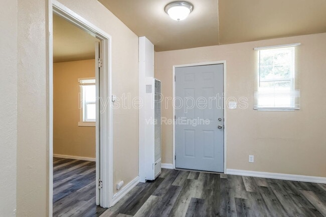 Building Photo - 218 Idora Ave