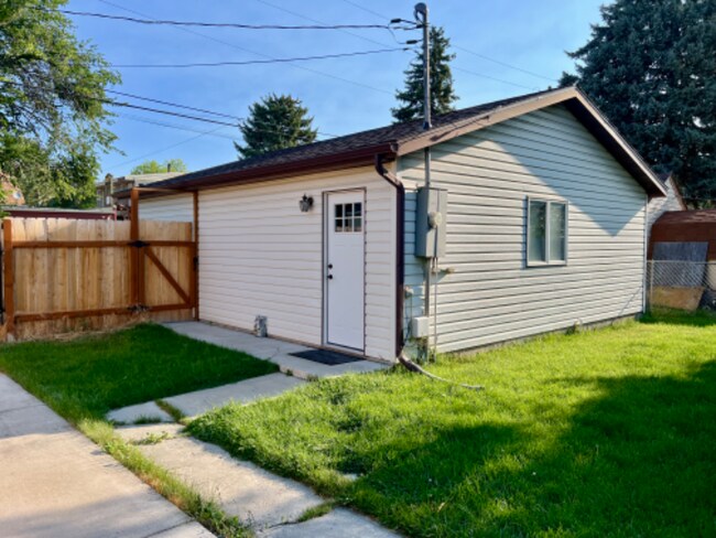 Building Photo - 2109 4th Ave N
