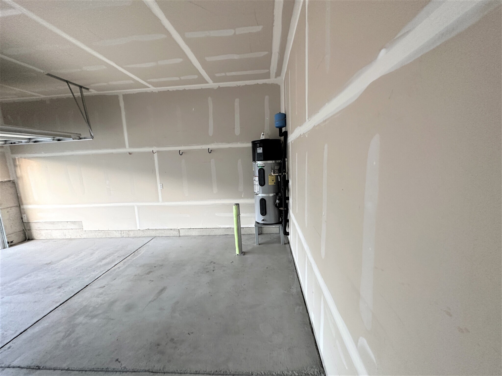 Building Photo - 8921 170th St NE