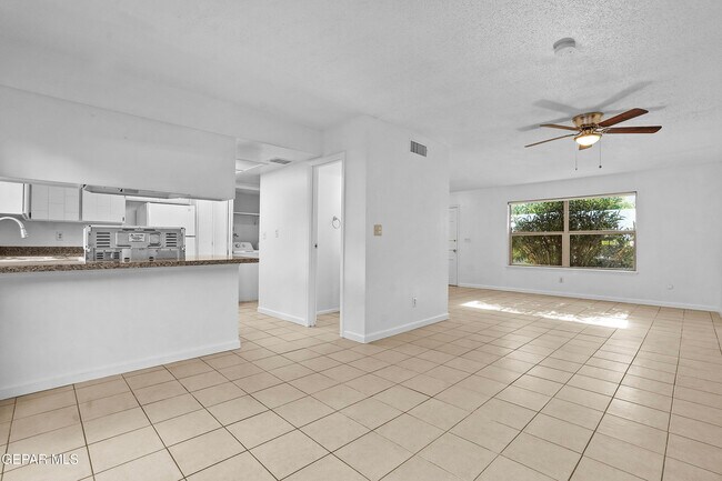 Building Photo - 244 Paso Noble Dr