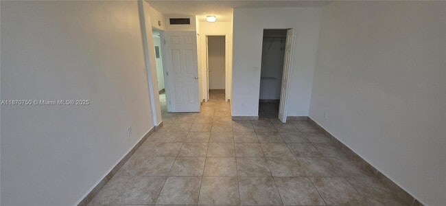 Building Photo - 14311 N Kendall Dr
