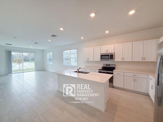 Building Photo - 18200 Pleasantview Blvd