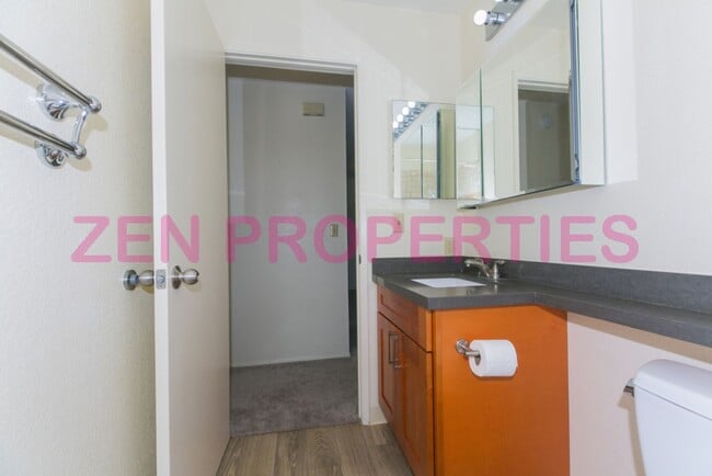 Building Photo - a 2 bdrm, 2 bath townhome  with 1 prkg at ...