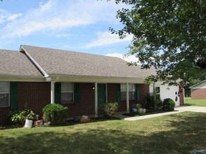 Building Photo - 110 Piper Ln