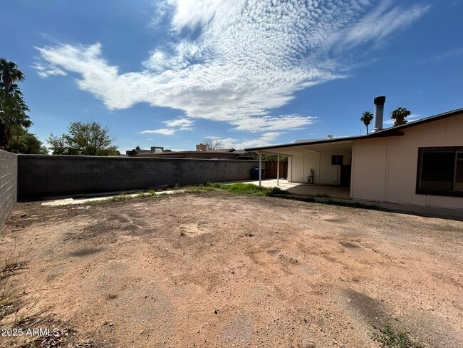 Building Photo - 523 N Los Feliz Dr