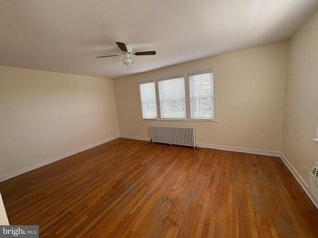 Building Photo - 402 Bashford Ln