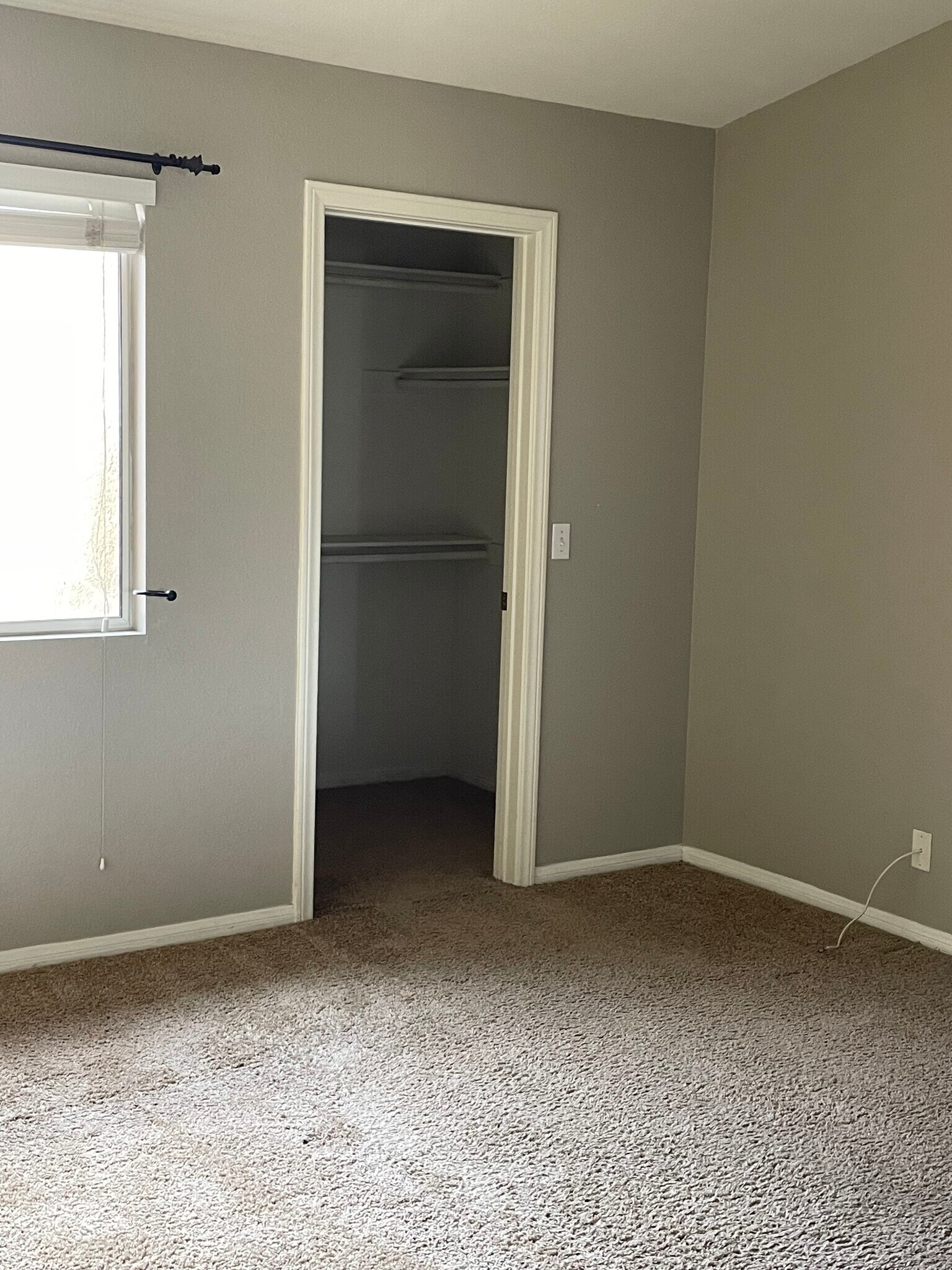 Building Photo - 42140 Lyndie Ln