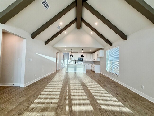 Building Photo - 1111 Luna Dr