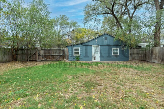 Building Photo - 508 N Tracy St