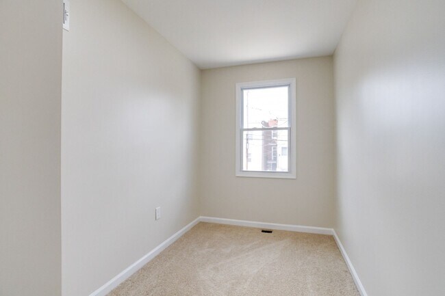 Building Photo - Remodeled 3-Bedroom Home with Finished Basement & Modern Upgrades