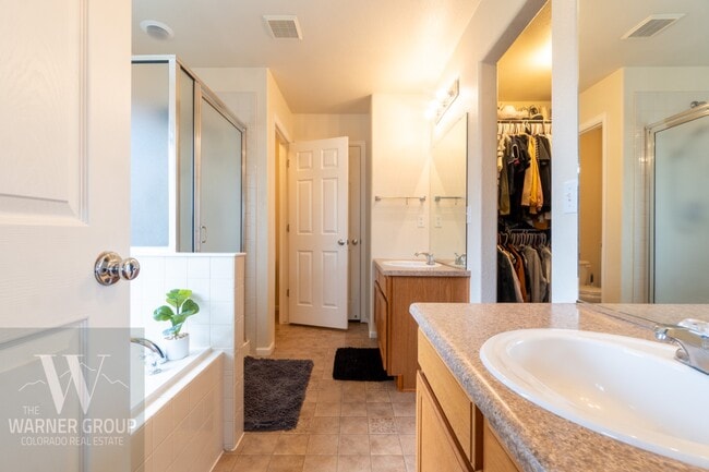 Building Photo - 2494 Obsidian Forest View