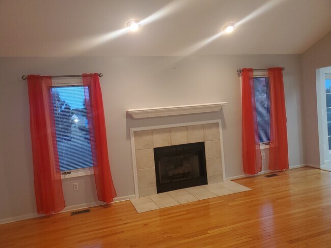 Building Photo - 50262 Barrett Dr