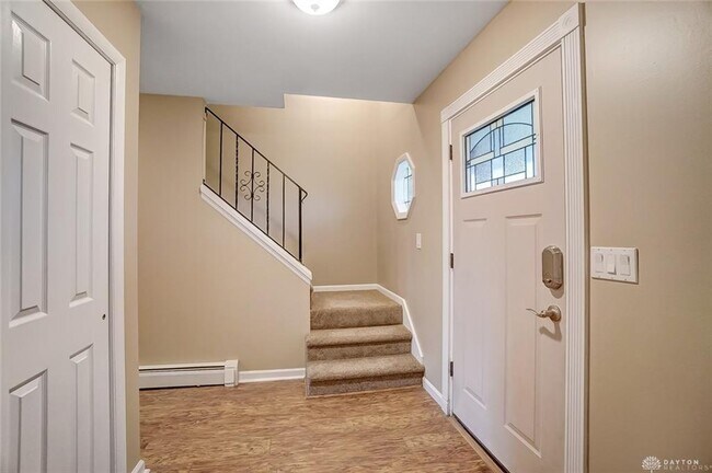 Building Photo - 2108 N Fairfield Rd