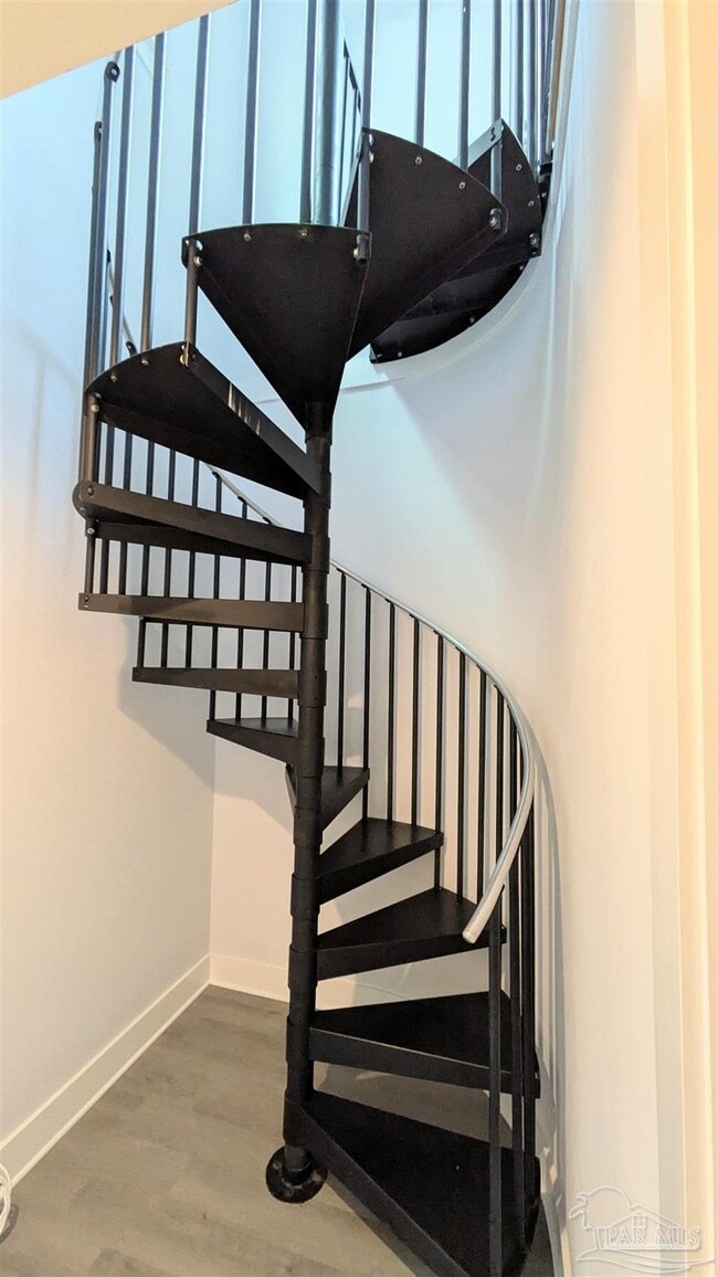 Building Photo - 379 S Clubbs St