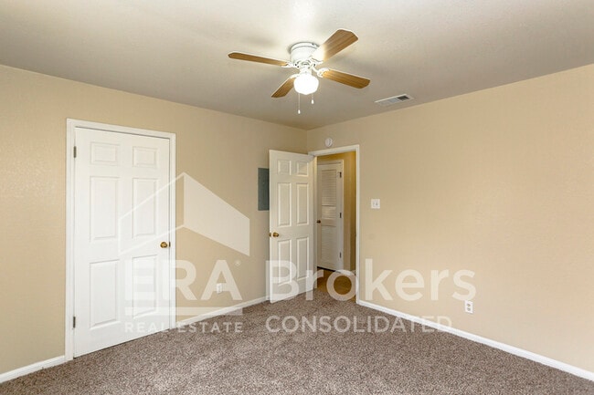 Building Photo - 1907 Windward Dr