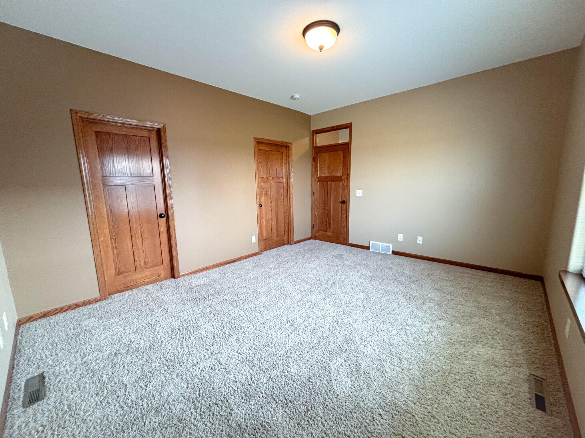 Building Photo - 958 Parkland Dr