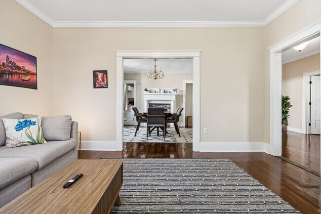 Building Photo - 920 Silverdene Pl