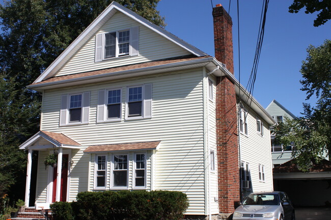 Building Photo - 2 Hilltop Rd