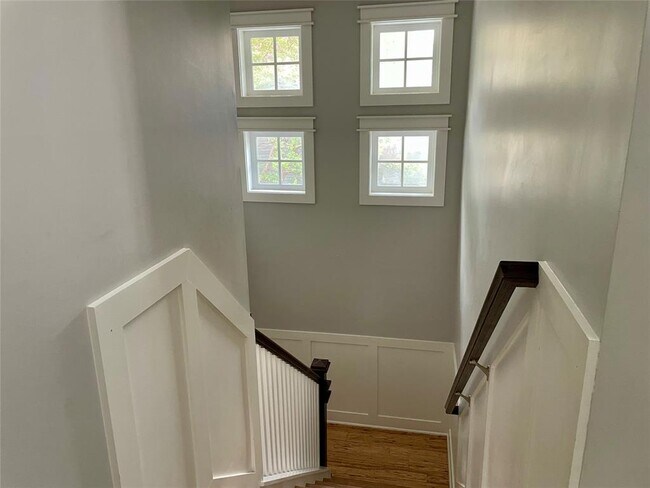 Building Photo - 4709 Sinclair Ave