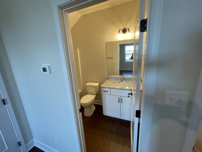 Building Photo - Vonore 37885 - 4 bedroom, 3 bath in Tellico Village - Contact Ed Johnson 865-924-5045