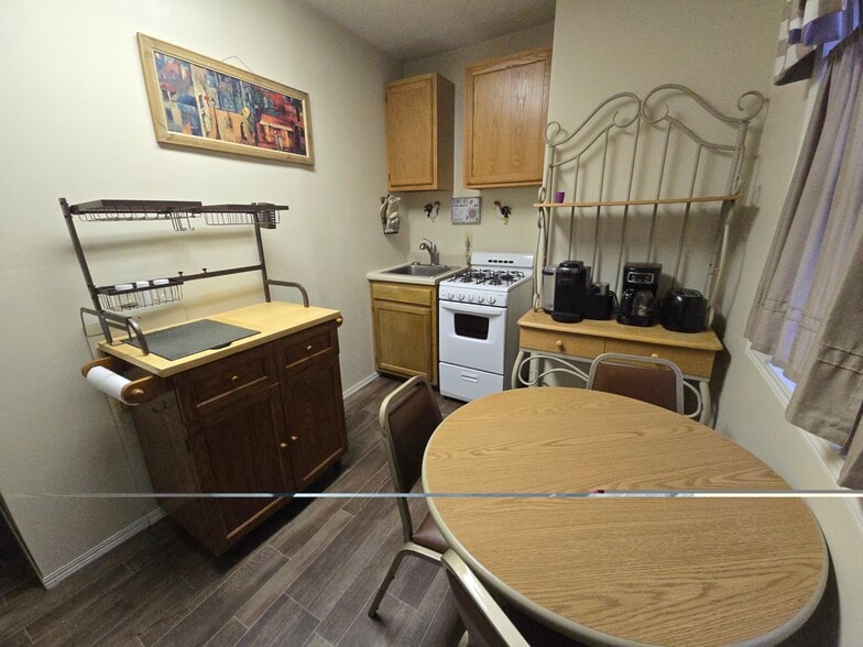 Building Photo - 1 College Ave