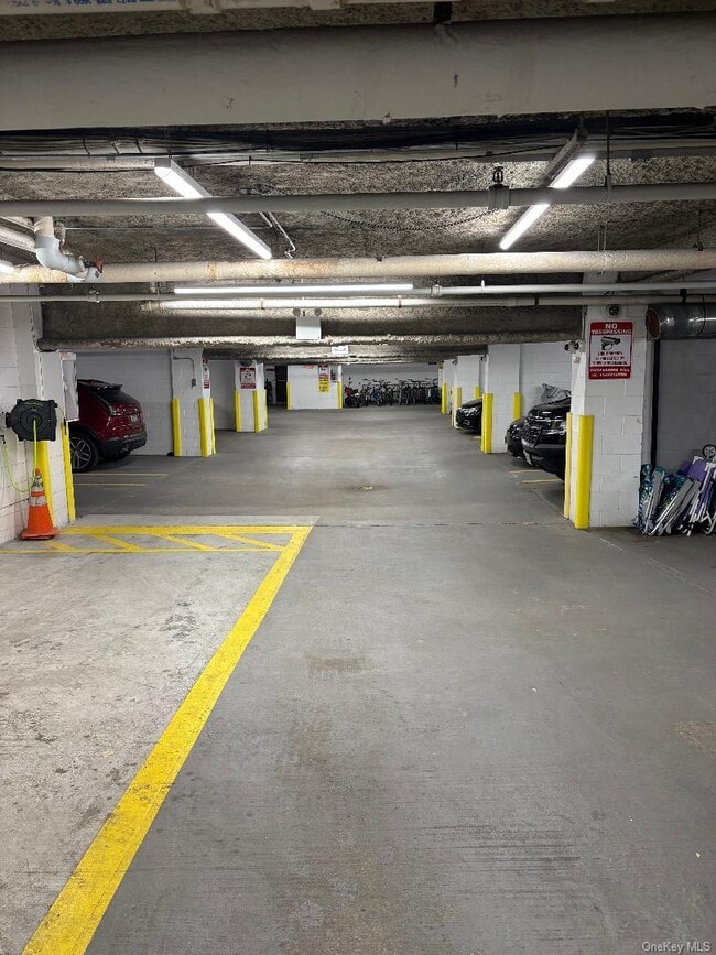 Building Photo - 750 W Broadway