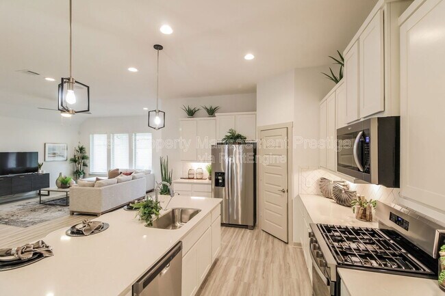 Building Photo - 603 Westwood Dr