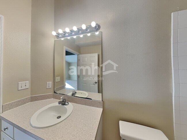 Building Photo - 2465 Saint Pauls Dr