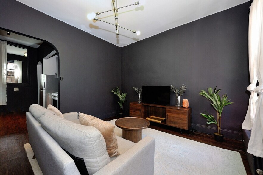 Building Photo - 1130 2nd Ave