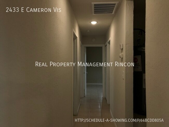 Building Photo - 2433 E Cameron Vista