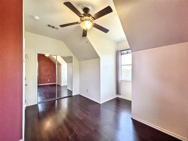 Building Photo - 8750 Scarlet Cir