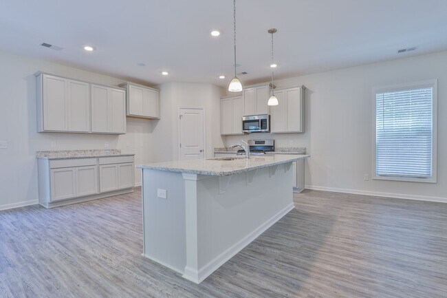 Building Photo - 764 Shull St
