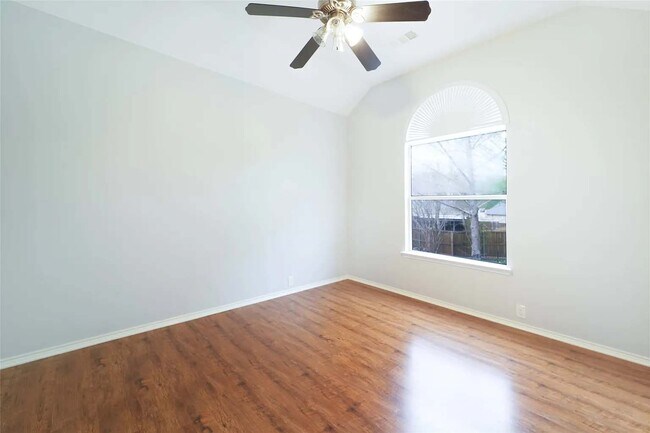 Building Photo - 2813 Ariel Cv