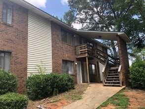 Building Photo - 1522 Parkway