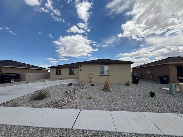 Building Photo - 2425 Desi Loop