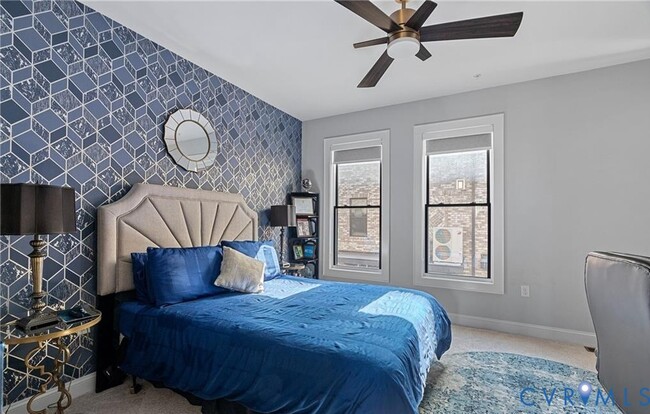 Building Photo - 444 W 6th St