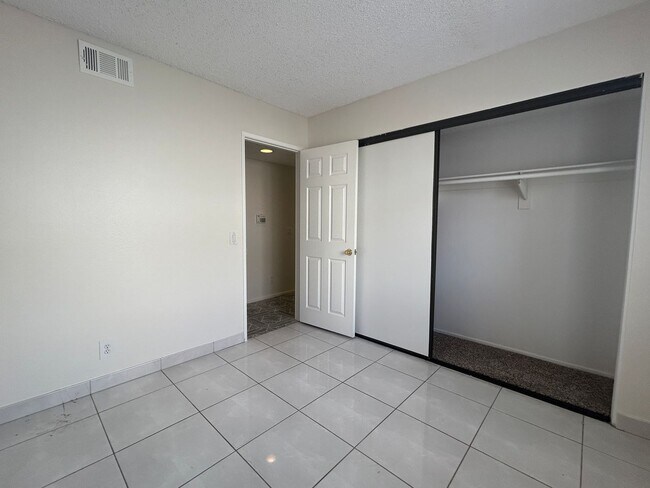 Building Photo - 3068 Prado Ln