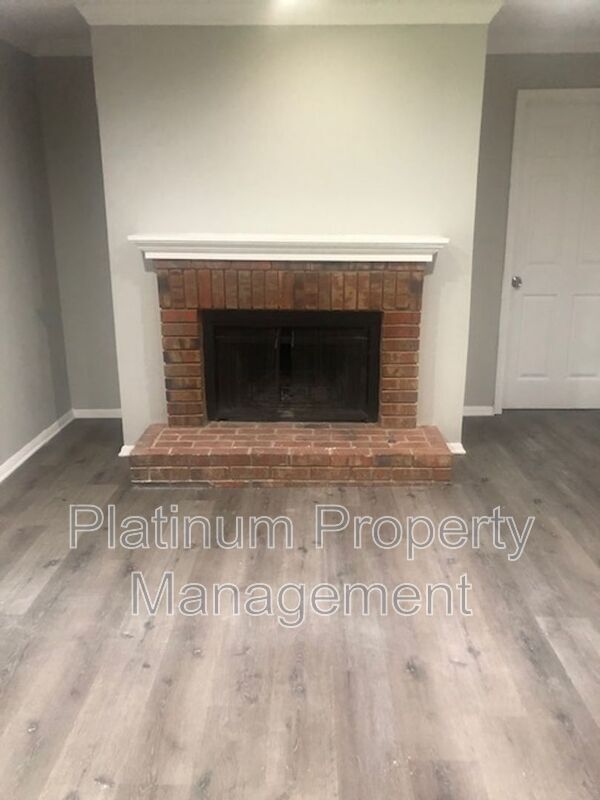 Building Photo - 5557 Mountain Springs Cir