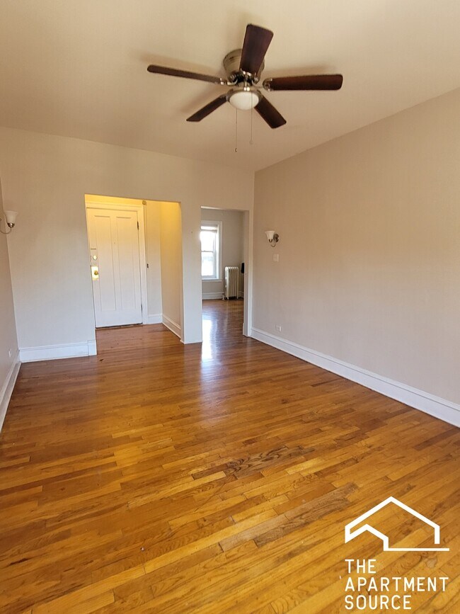 Building Photo - 1368 W Estes Ave