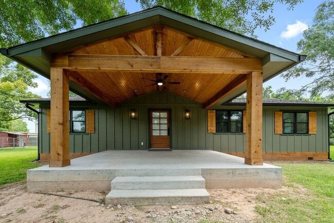 Primary Photo - 2802 County Rd 209